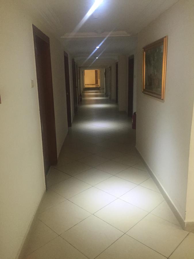 Ampomaah Hotel Accra Esterno foto