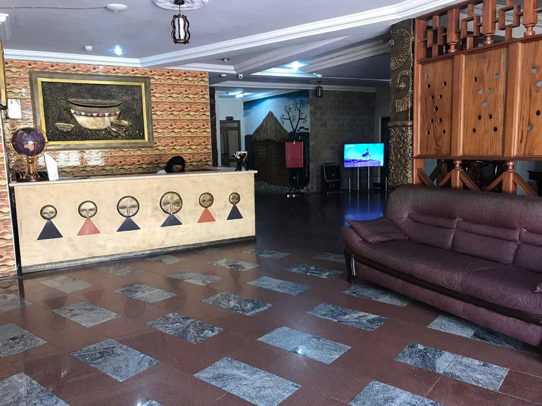 Ampomaah Hotel Accra Esterno foto