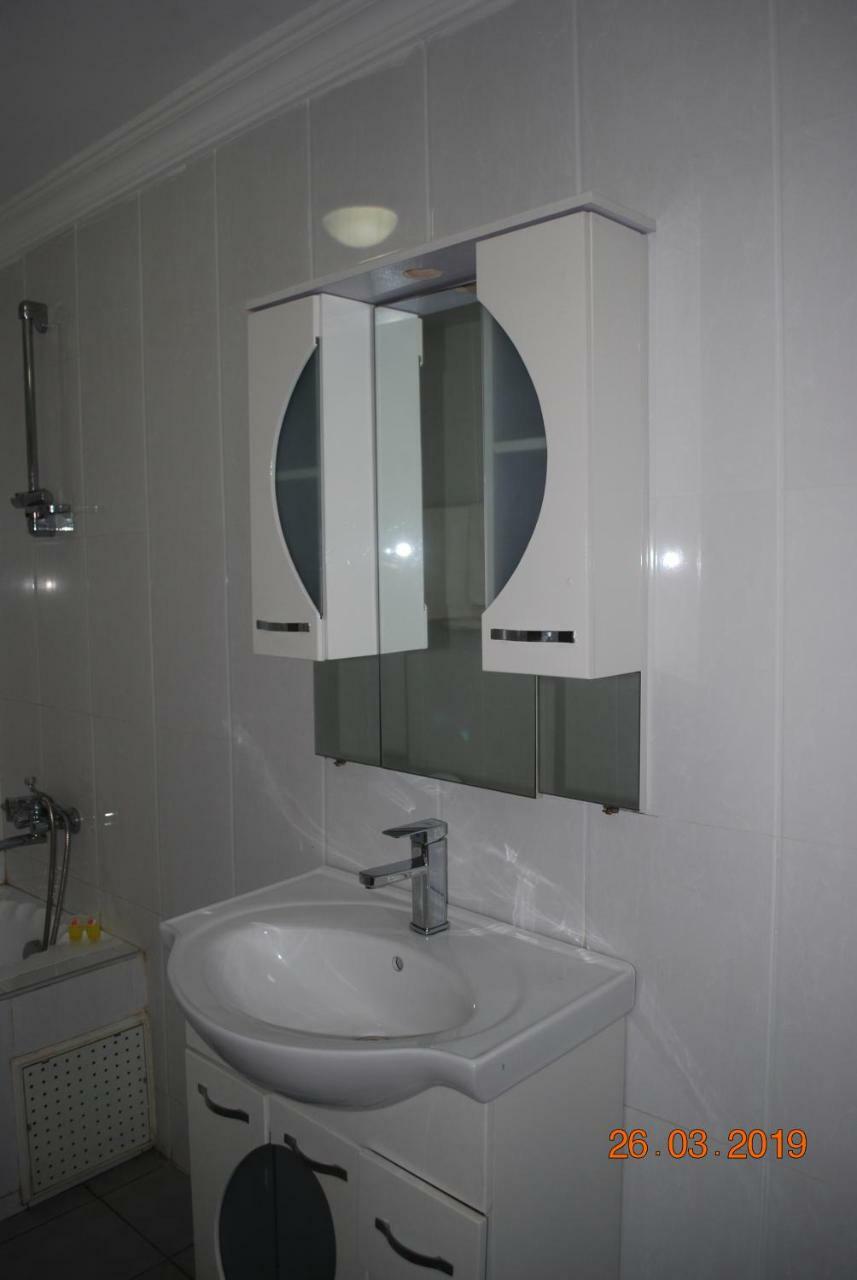Ampomaah Hotel Accra Esterno foto