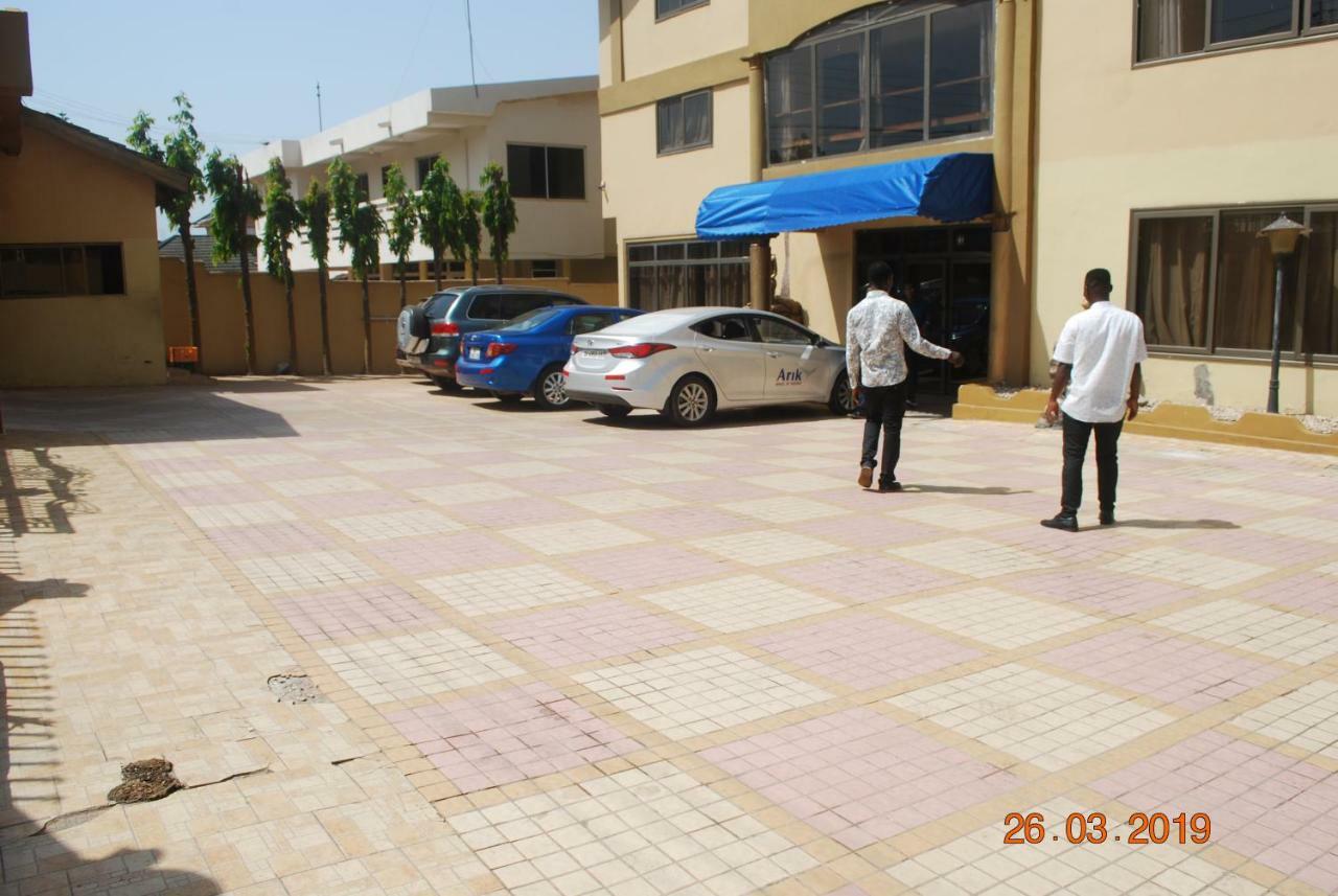 Ampomaah Hotel Accra Esterno foto