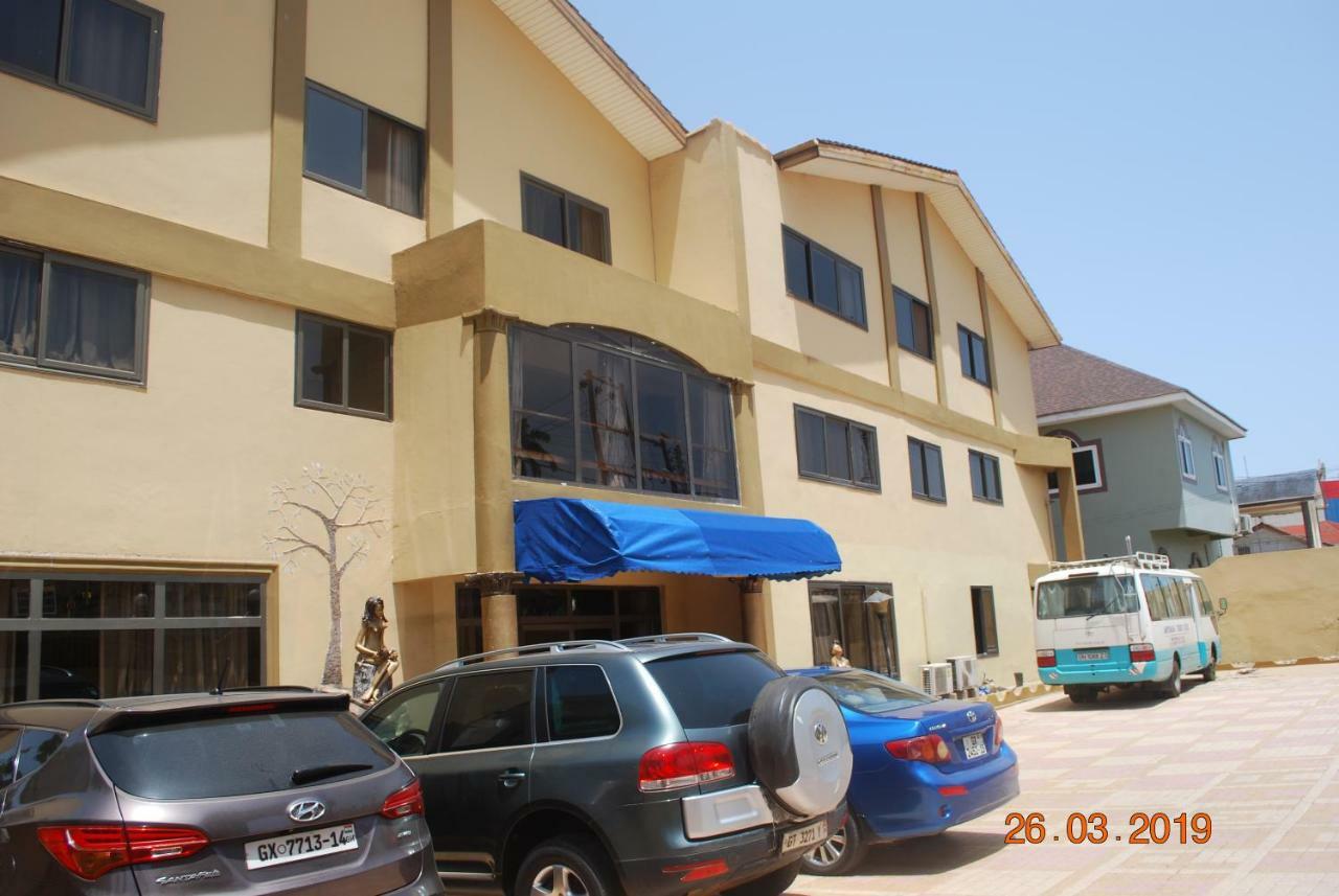 Ampomaah Hotel Accra Esterno foto