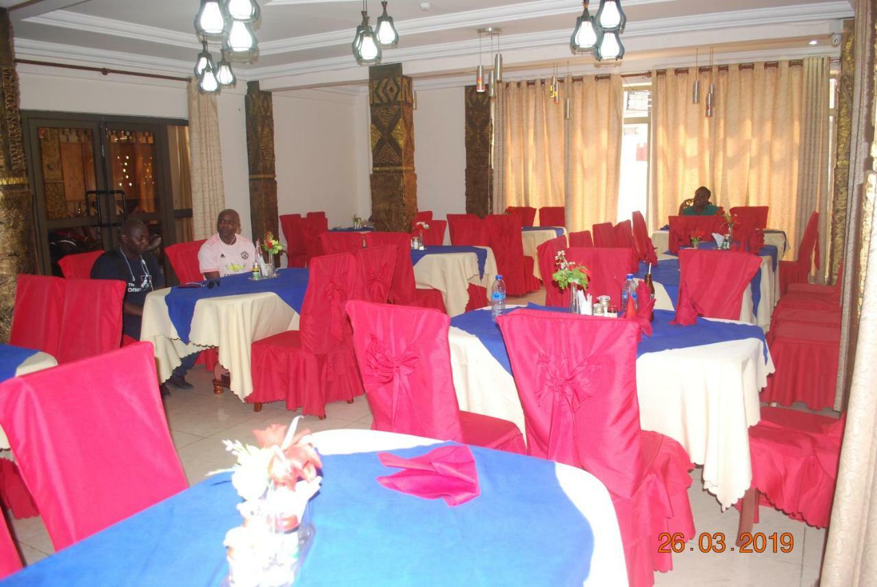 Ampomaah Hotel Accra Esterno foto