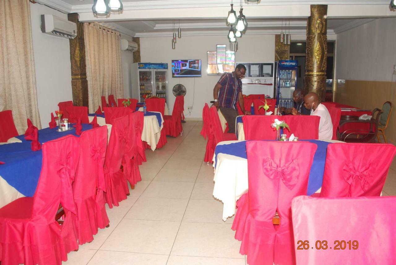 Ampomaah Hotel Accra Esterno foto