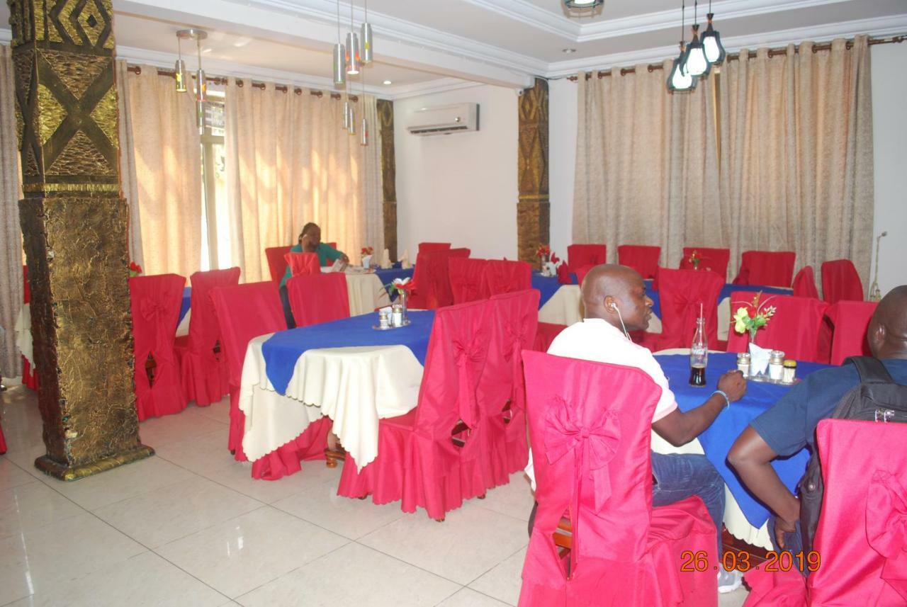 Ampomaah Hotel Accra Esterno foto